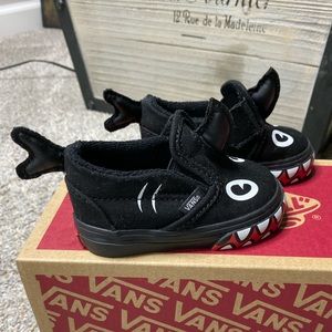 Infant Vans sneakers (SHARK WEEK)